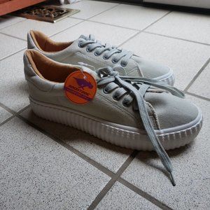 NWT Rocketdog Sneakers
